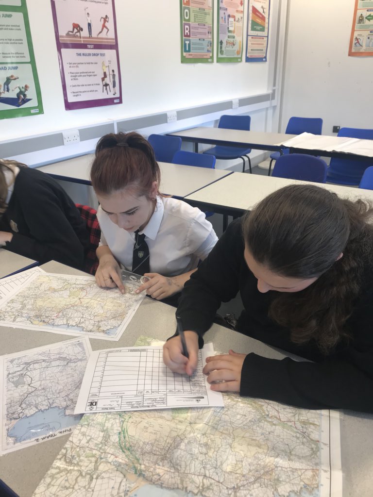 MorristonDofE's tweet photo. Bronze practice planning #DofE #Pembrokshire @DofESwansea https://t.co/s0bZk4iyKb