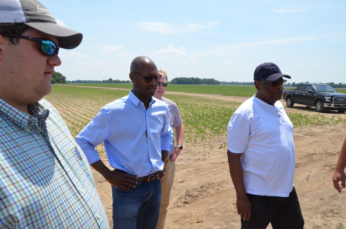MSFarmBureau's tweet photo. It was a good day meeting with #statelawmakers from #BolivarCounty and letting them hear from #farmers. Senator Willie Simmons and  @AbeMHudsonJr both sit on #agriculture committees on their respected sides of the State Capitol. Thank you, gentlemen! https://t.co/GP2byJq13p