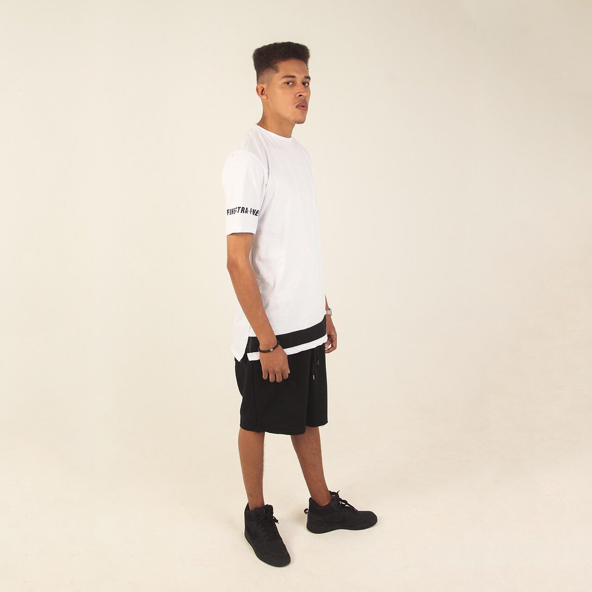 Finestra_clth's tweet photo. Camiseta facade white
⠀
https://t.co/Hr6xry8w0H
⠀
#versatilidade #neutralidade #betheruler https://t.co/a0Cdk9UBDF