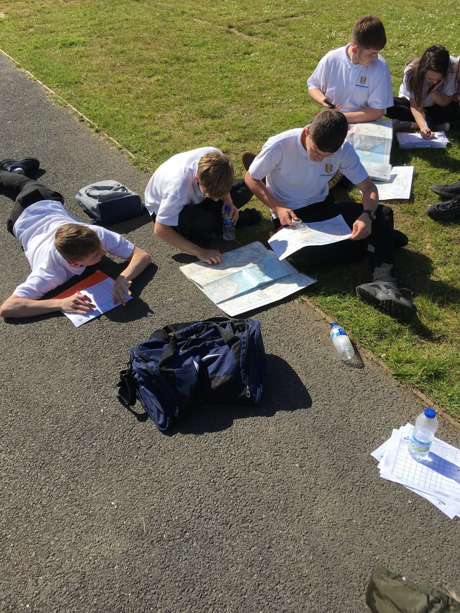 MorristonDofE's tweet photo. #DofE Making the most of the sunshine. Outside route planning https://t.co/X04Mng5Stp