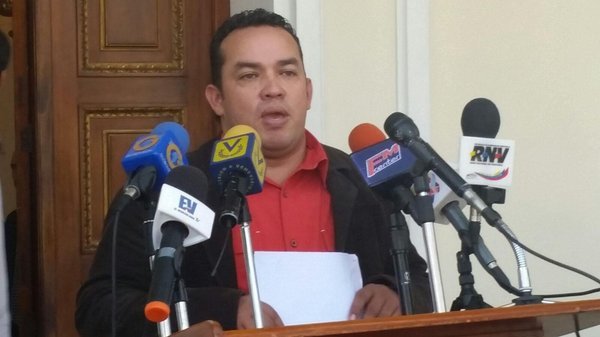 Comisión Especial de la AN investigará asesinato del ganadero Carlos Tarazona. bit.ly/2rJfQUh