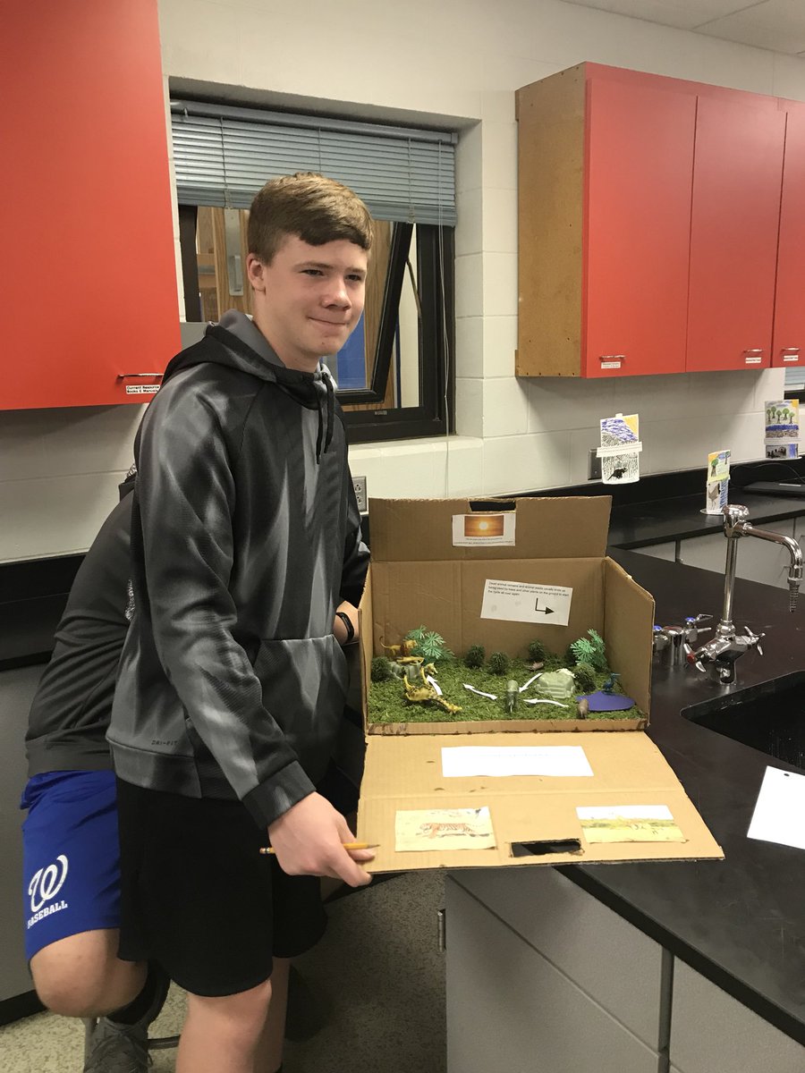 MissBentley_'s tweet photo. Dirt bike motors, pollution dioramas, bridge engineering, and the food chain! Day after day I am impressed with the creativity of my students! #welovescience https://t.co/tIS2GymQER