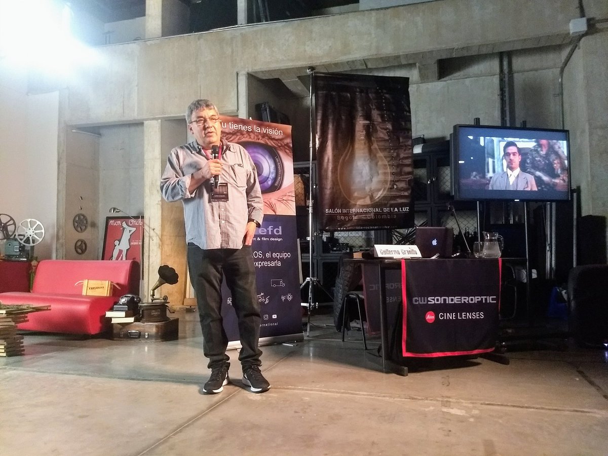 PacoApostol's tweet photo. #SalonInternacionalDeLaLuz hoy, en su apertura, con el maestro mexicano Guillermo Granillo, director de fotografía de películas como 'Profundo carmesí' y ' El elegido'. Máster class sobre El oficio del director de fotografía. #CentroAtico @UniJaveriana https://t.co/5FEMhrJsBZ