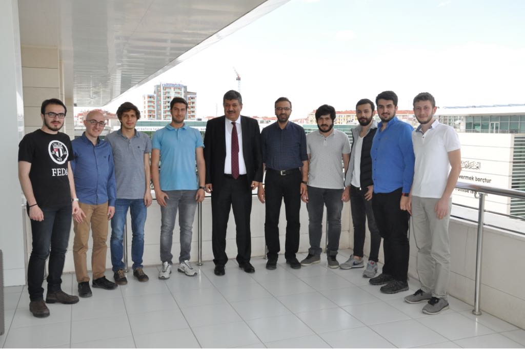 <a href="/KtoSiber/">KTO SİBER</a> Topluluğu olarak bugün KTO Karatay Üniversitesi Bilgi İşlem Koordinatörlüğü Koordinatör Vekili Erdem Yavuz ile üniversite rektörümüz Bayram Sade (<a href="/bayramsade/">Bayram Sade</a>) hocamızı ziyaret ederek yaptığımız çalışmalar konusunda bilgi verdik.