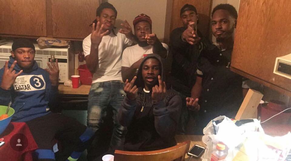 ZayZae_'s tweet photo. Life Sentence Holmes 💪🏾 #FreeLal https://t.co/GiJjqt0IyJ