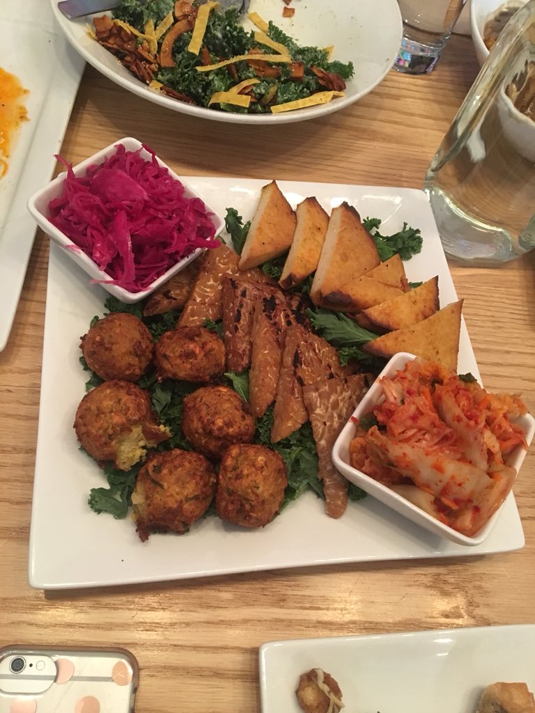 mrs_a_pari's tweet photo. Lunch time @purekitchenott Westboro for some delicious vegan and vegetarian food! 🤤🌱 🌮 🌶 #mostsustainabledayever #FieldTrip #envscience11 @GOGREENSMT @MotherTeresaHS https://t.co/jAzwW7dGkH