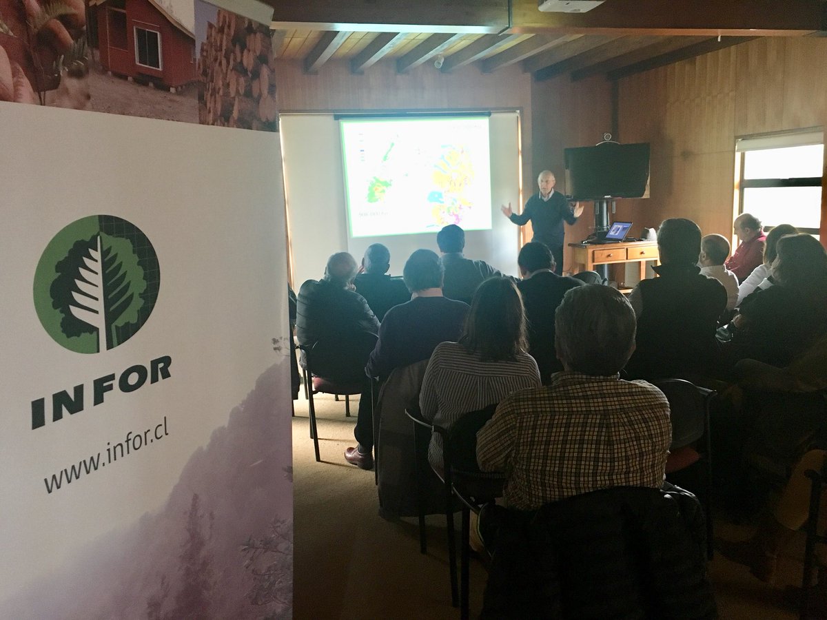 En la sede de INFOR en #Valdivia el profesor Juan Schlatter analiza en conversarorio el potencial del Bosque Nativo, en actividad organizada por <a href="/PymemadLosRios/">Pymemad Los Ríos</a>