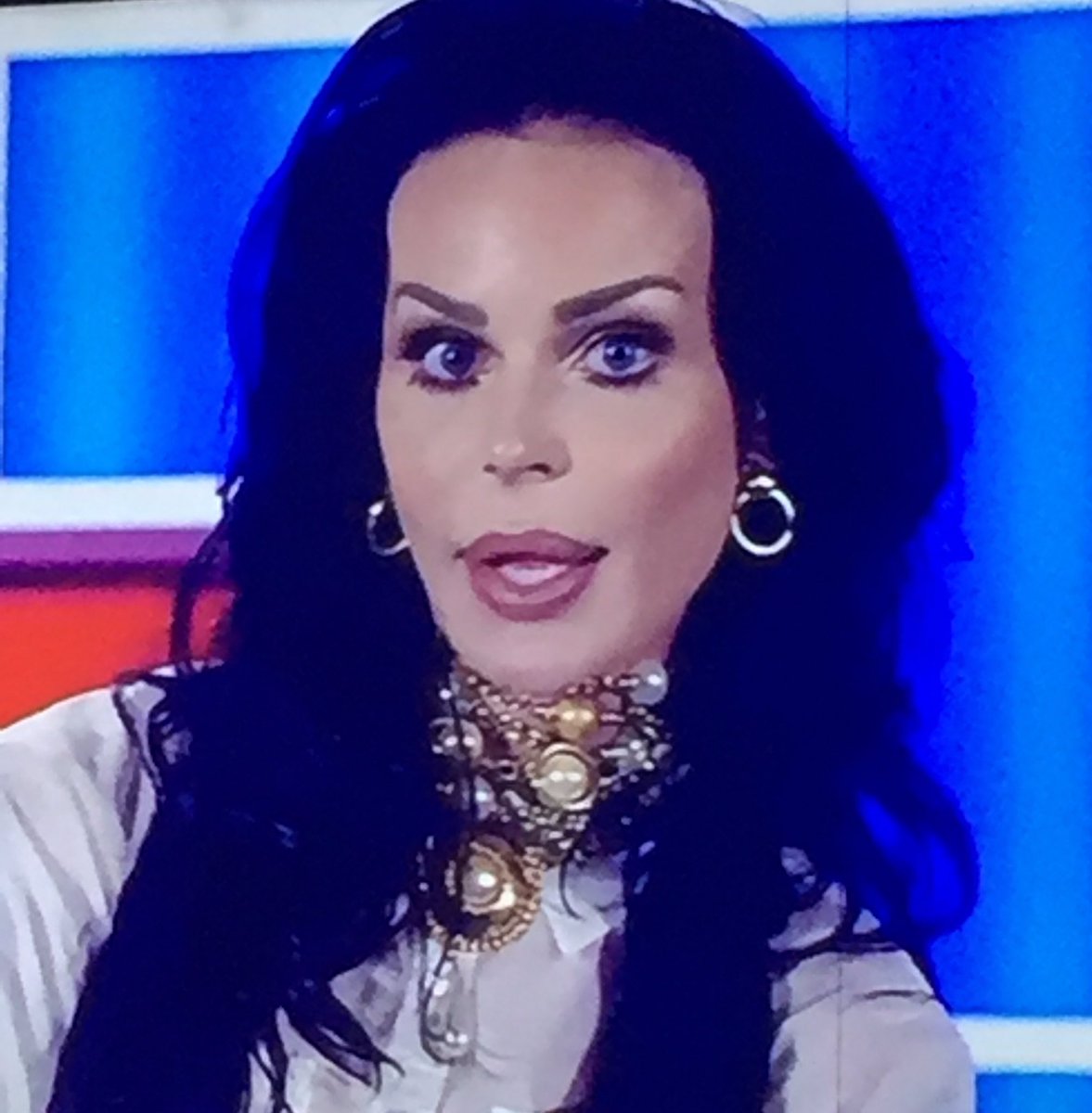 aleCocci0's tweet photo. ESCLUSIVO:
La resurrezione di Michael Jackson.
#GrandeFratello https://t.co/F3TNKw1UdR