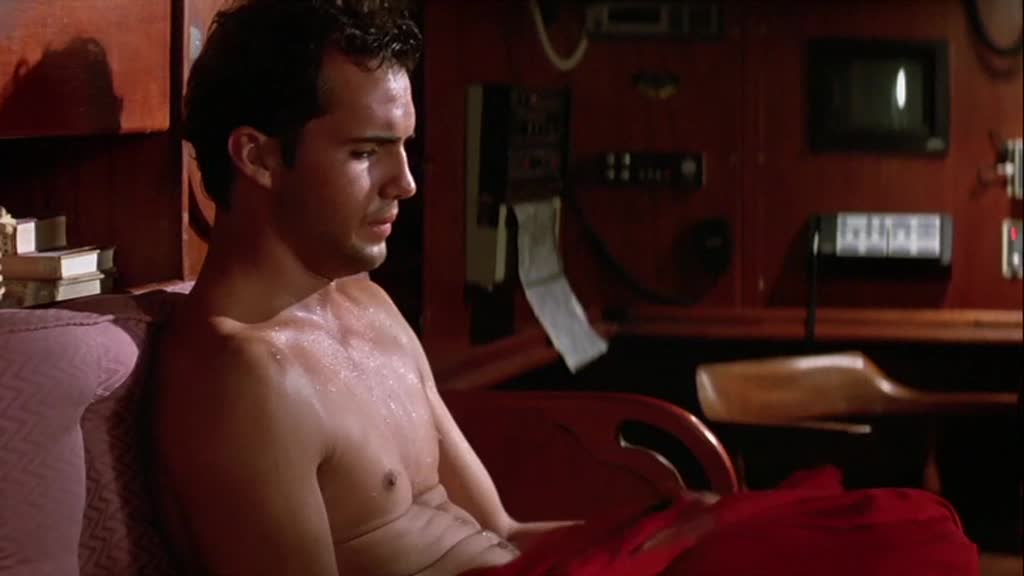 Billy Zane nude in 'Dead Calm' http://hunkhighway.com/category/nu...