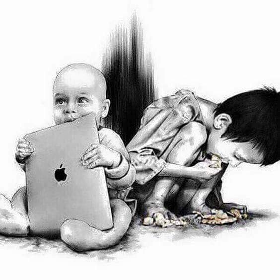 makapitufa's tweet photo. Poc ,o millor dit, res a dir... Una imatge val més que mil paraules...😔 #sociedad #primermundo #infancia #hambre #niños #child #children #world #eat #ipad #nosmile #live .@SaveChildrenEs @UNICEF @CentreCroera https://t.co/u51LjtPa2a