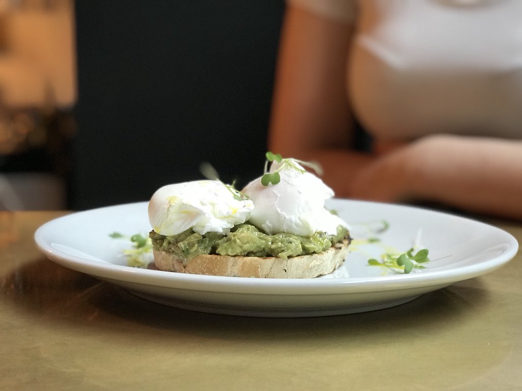 runninghorseAld's tweet image. Here’s a reason why you should eat our #smashedAvocado on Sunday plus our #chickenflatbread throughout the week!
#Avocado fact via @HealthScAcademy