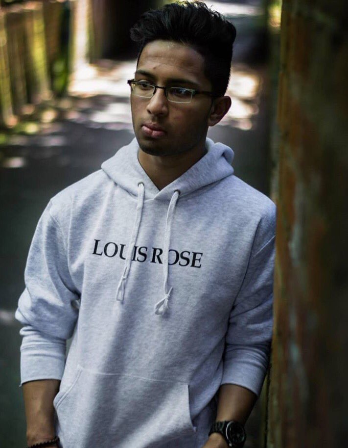 LouisRoseShop's tweet photo. We have just restocked! Make sure you go grab your items before they sell out again!🙌🏻

https://t.co/ha4iWo3ReP https://t.co/CwYwAoHhIN