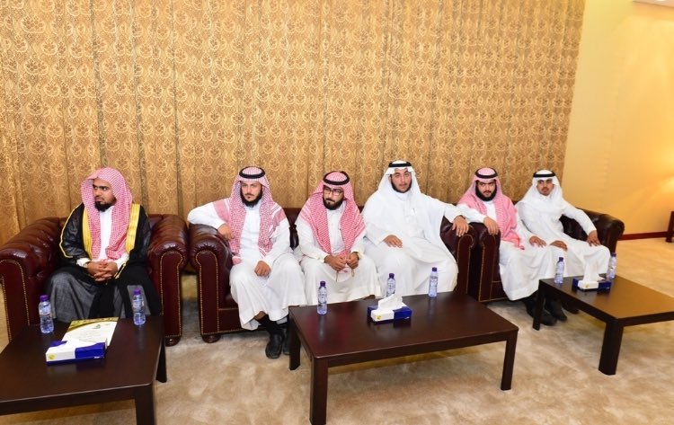 QHailOrg's tweet photo. استقبل صاحب السمو الملكي الأمير عبدالعزيز بن سعد بن عبدالعزيز آل سعود أمير منطقة حائل في مكتبه بقصر أجا اليوم رئيس  وبعض أعضاء مجلس الإدارة والطلاب المشاركين والفائزين بمسابقة الملك سلمان بن عبدالعزيز المحلية، وحظي الطلاب بالتكريم من سموه الكريم #تحفيظ_القران_بحايل https://t.co/koh9Xizka0