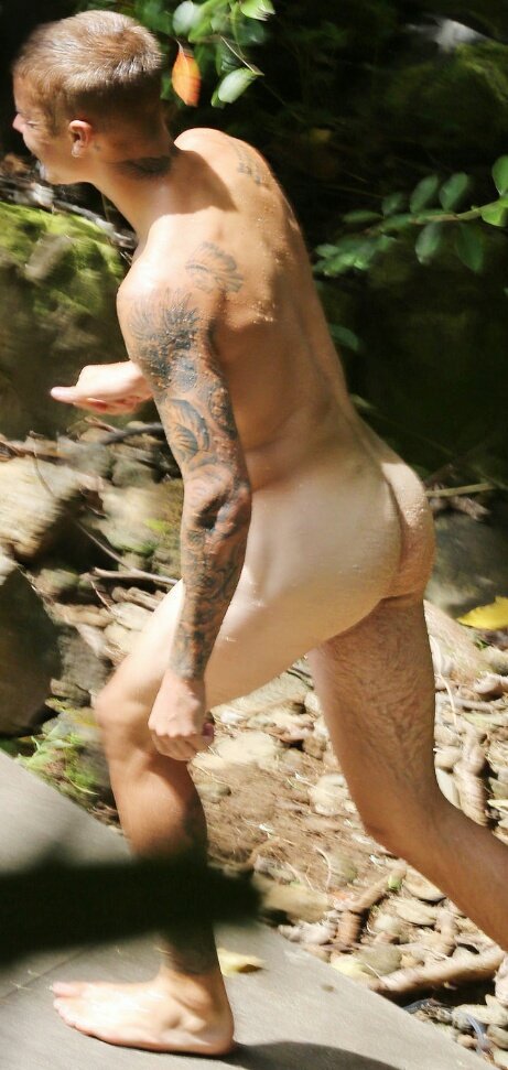 timlaaa1's tweet photo. #OrlandoBloom and #JustinBieber speaks for itself lol https://t.co/vxeneEOudP