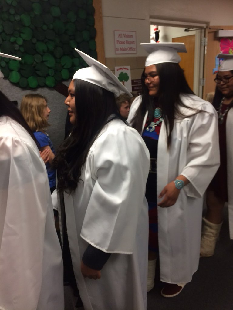 CadeDoug's tweet photo. These high school graduate honor walks are so inspiring for both the young students and the graduates! 👩‍🎓 👨‍🎓 @SSevierRams @SevierSchoolDis #utpol #uted https://t.co/wiZSjlqGgX