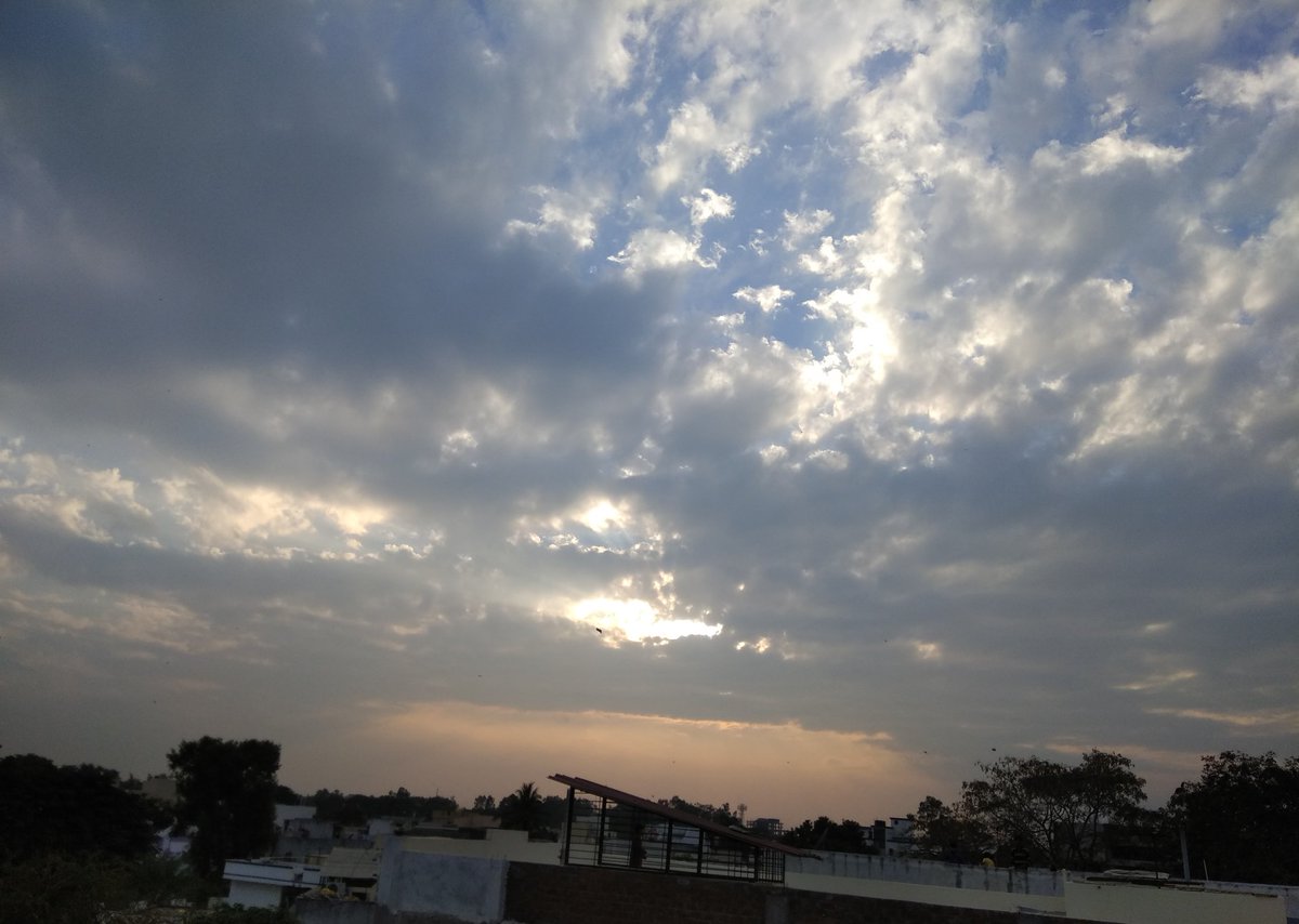 virgintilldate's tweet image. Agar engineering exam k 2 din phle esa mausum rhega, to batao bhala pdhne m mann lgega...
#Engineer #Engineering #engineeringproblem #rgpv #exams #student #studentlife #studentproblems