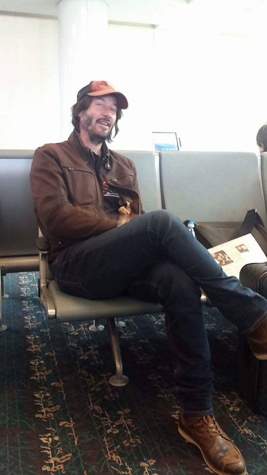 keanu doing things on X: "keanu reeves chilling at airports  https://t.co/OQuutNmkIA" / X