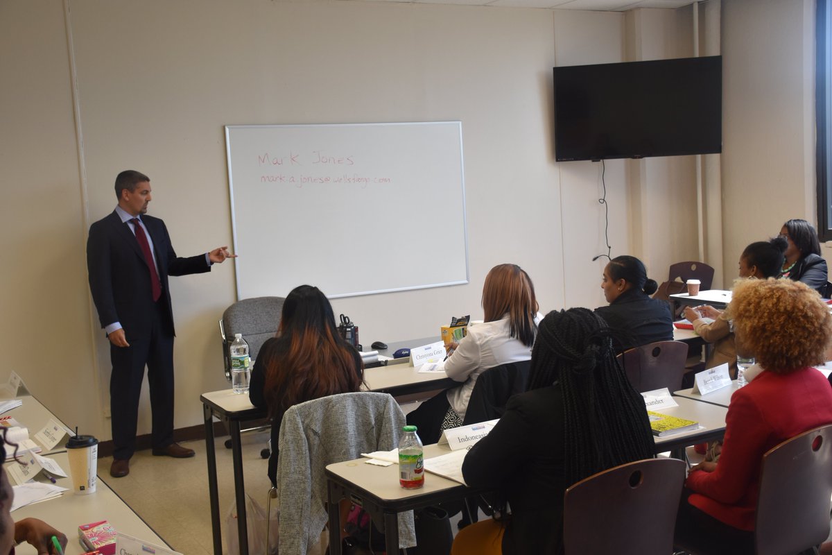 PhiladelphiaOIC's tweet photo. Thank You to Mark Jones, Recruiting Manager, VP at @WellsFargo who met with our #BankWorks students today to give them insightful tips on starting a career in #banking. #workforcedevelopment #ImagineOIC https://t.co/9JOFNEEeYd