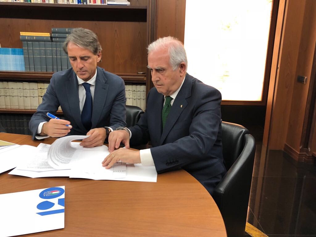 DeadlineDayLive's tweet photo. 📝 DEAL DONE: Roberto Mancini has been appointed the new manager of Italy. (Source: @FIGC) https://t.co/5yRoapGxSO