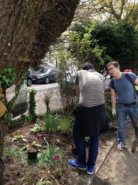 BHCityinBloom's tweet photo. B &amp; H City in Bloom Community Garden Competition 2018 now open. Sponsor #RJMeakerFencing. For #CommunityGardens run by #volunteers who tend a pocket in a park,a hidden garden or a suburban open/green space. Entry form here https://t.co/Eq7oKYGsJd https://t.co/bCLdb8ljT3