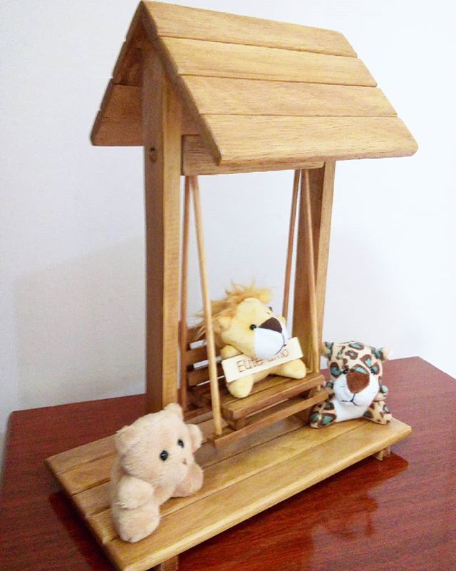 MiolaDesign's tweet photo. E esse balancinho em madeira foi presente para um bebê muito especial. Encomendas inbox.
#arteemmadeira #artesanato #artesanatoemmadeira #wood #craft #handmade #feitoamao #mioladesign #artesanatobrasileiro https://t.co/9pXPgIOJqR