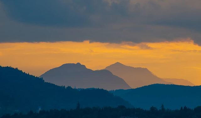 natkostovaphoto's tweet photo. Horizon
.
.
#ig_austria #austrianalps #visitaustria #worldshotz #photographyislife #photographyeveryday #worldbestgram #collectivelycreate #wanderlust #ourplanetdaily #earthofficial #natgeo #landscapefeature #bvsquad #fantastic_colours #awesome_earthpix … https://t.co/aNaGRwnOxN https://t.co/brygplnRdW