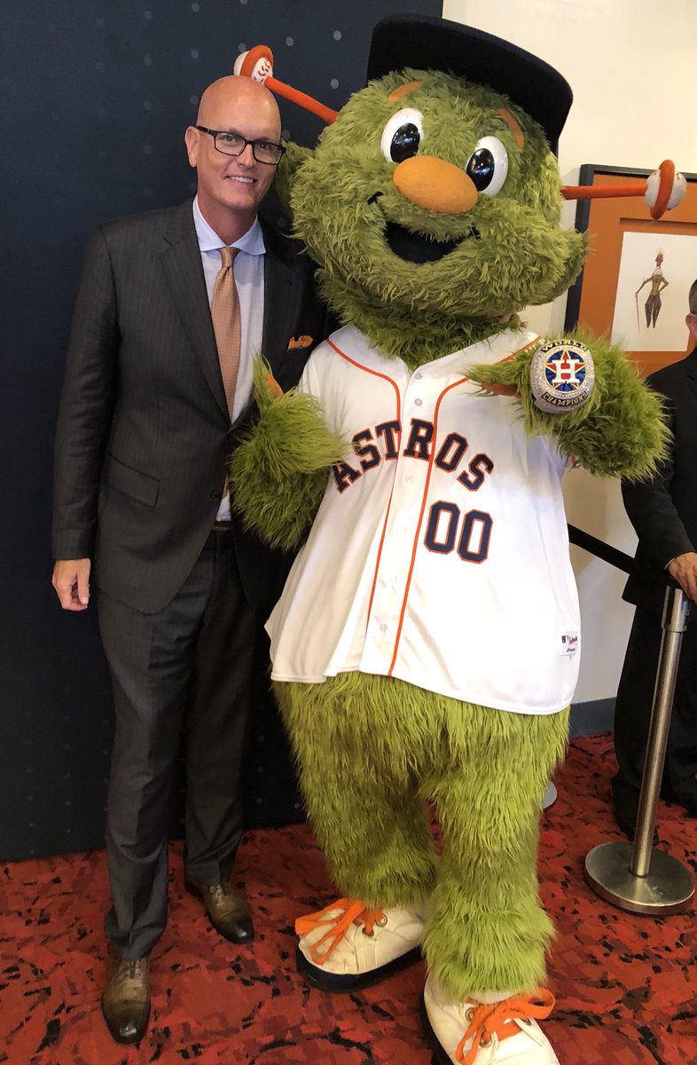 OrbitAstros's tweet photo. Great meeting @notthefakeSVP at the #ESPNUpfront event today! Appreciate your kind words about the #Astros organization. https://t.co/YXnEn7B46G