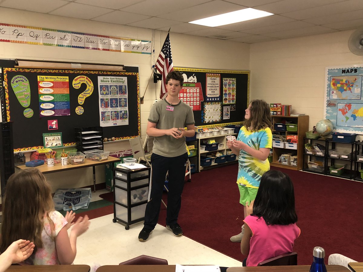 HollisPrimary's tweet image. Mrs. Lewis' class had a special visitor yesterday giving students a close up look at some magic tricks!  #MAGIC #fun #howdidhedothat