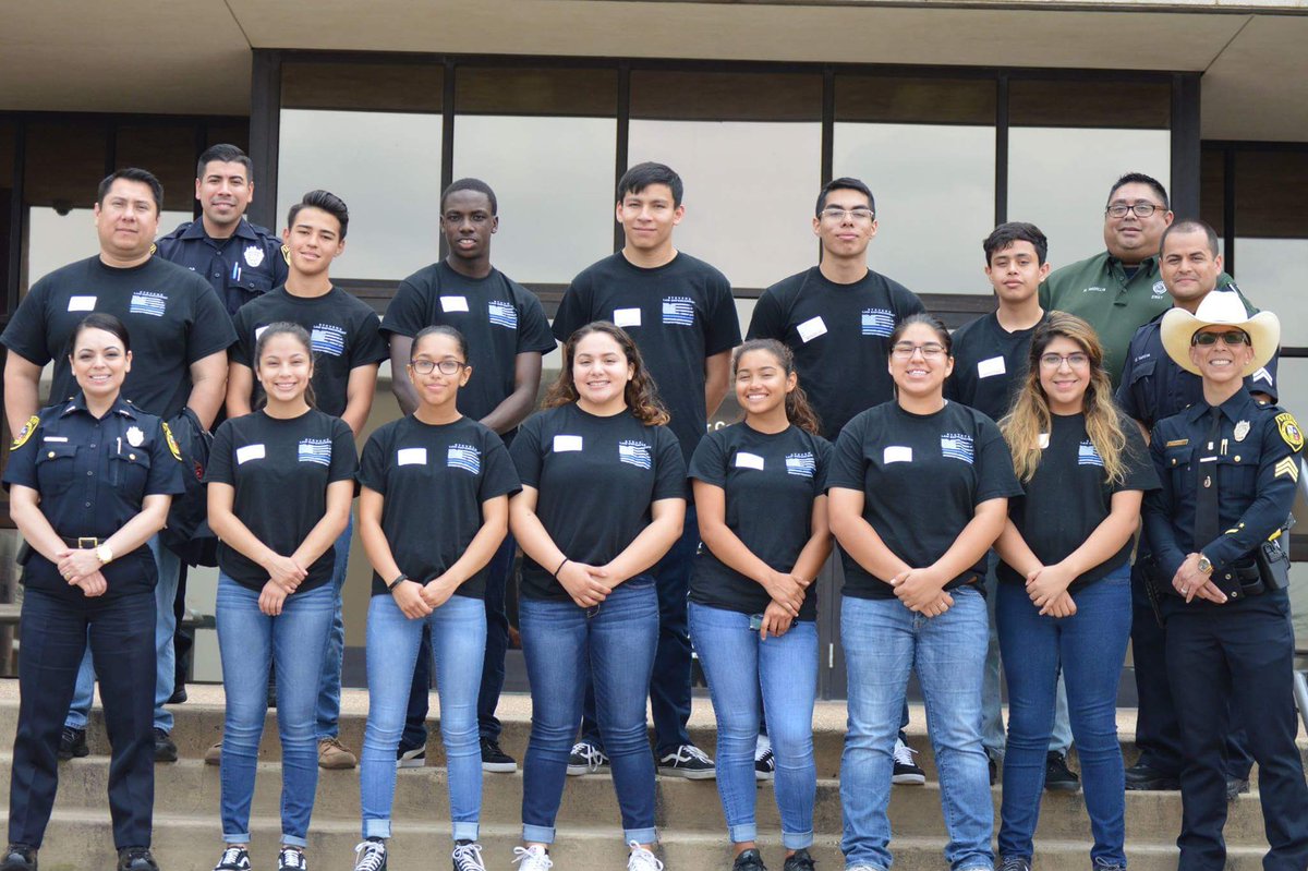 NISDSTEVENS's tweet photo. Stevens High School Law Enforcement students participated in the Bexar County Sheriff’s Office “Inside Look Tour”. @NISD @NISD_CTE @BexarCoSheriff @Sheriff_BexarCo #stevensinspired https://t.co/PDNxrTsQ3A