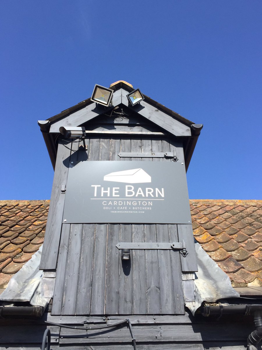 usdtrxio's tweet photo. Great rhubarb &amp; custard cake at @BarnCardington Farmshop. Joint venture between BedfordshireRuralCommunitiesCharity #BRCC &amp; @woburncf with Josh behind the brilliant butchery counter. His FlintstoneSteak is spot on for this BBQ weather &amp; #Cardington is a beautiful village https://t.co/Escd06qnrh