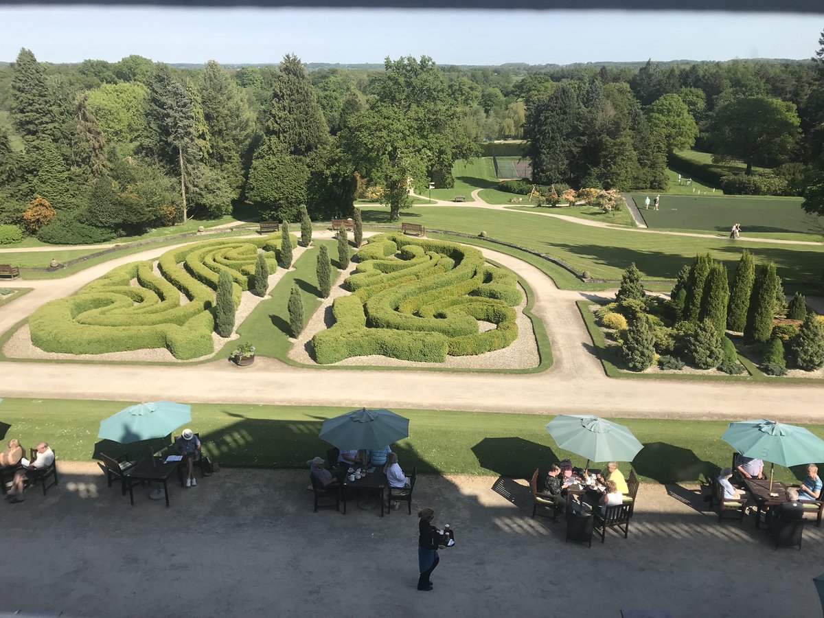 SutcliffeKieran's tweet photo. So great to be back @warnerhotels tonight for my show in this glorious sunshine! Here is the stunning Gardens from my room at Nidd Hall. Just about to band call! #excited #showtime #classicalcrossover #newshow #liveband #fresh #westend #operaclassics 🎭 https://t.co/51fioBusNQ