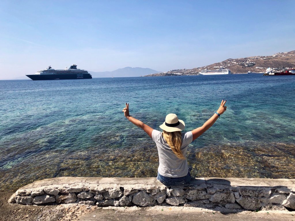 Tamhendler's tweet photo. With love from paradise🇬🇷☀️👒 #GreeceILoveYou https://t.co/liDti9btc2