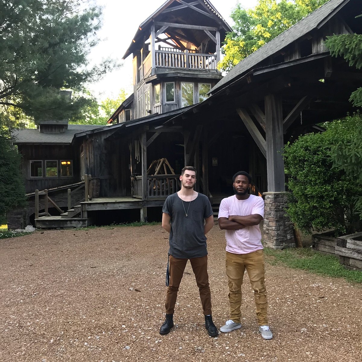 AKBmusiconline's tweet image. I am being honored with the priviledge of recording at Dark Horse Recording Studio. Bout to sound goooood #volumevi