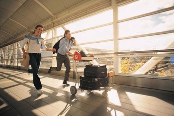 How are #airlines and #airports looking to handle the baggage of a projected 7.8 billion passengers in 2036, and what role will #AI have to play? Read this new blog post for the answers: ow.ly/lWwQ30k0lMa