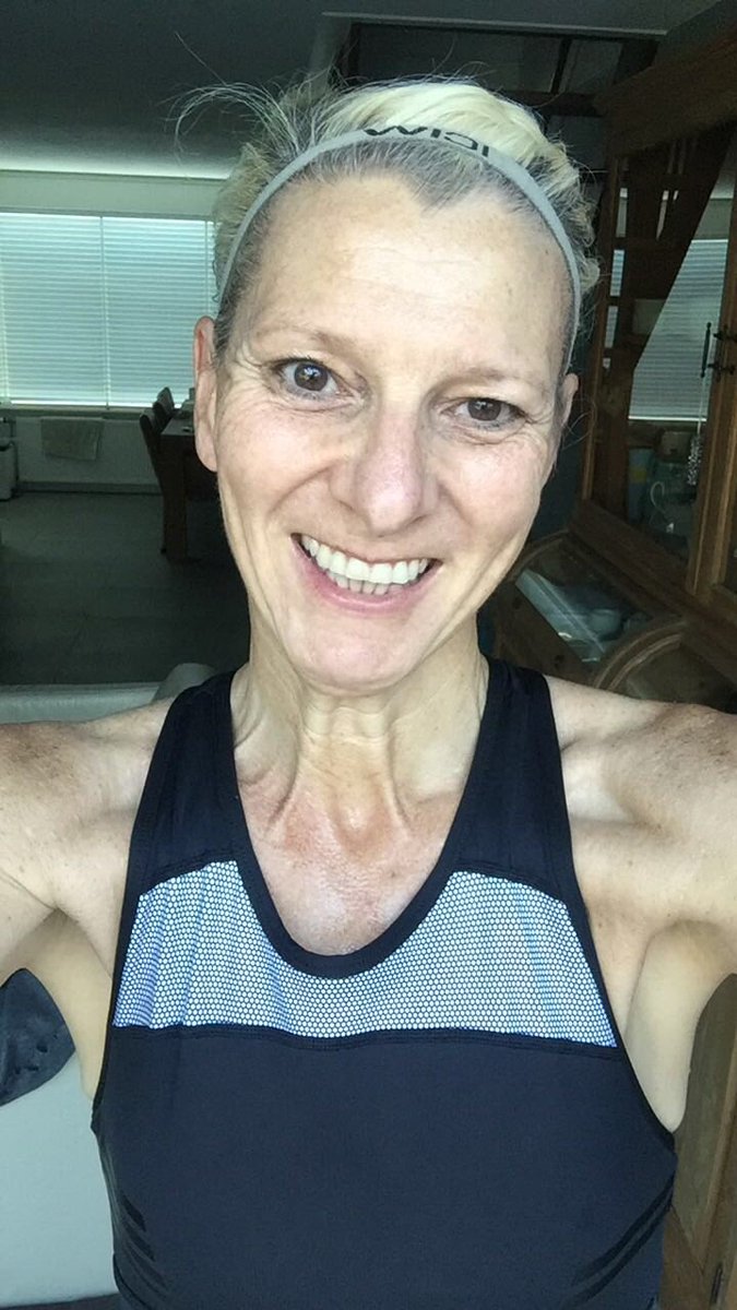 iKittig's tweet photo. Hoe ik eruit zie na een intensieve workout. #nofiltermakeuptwitter #zweetdruppelaanmijnneus https://t.co/9n0yMbPJh9