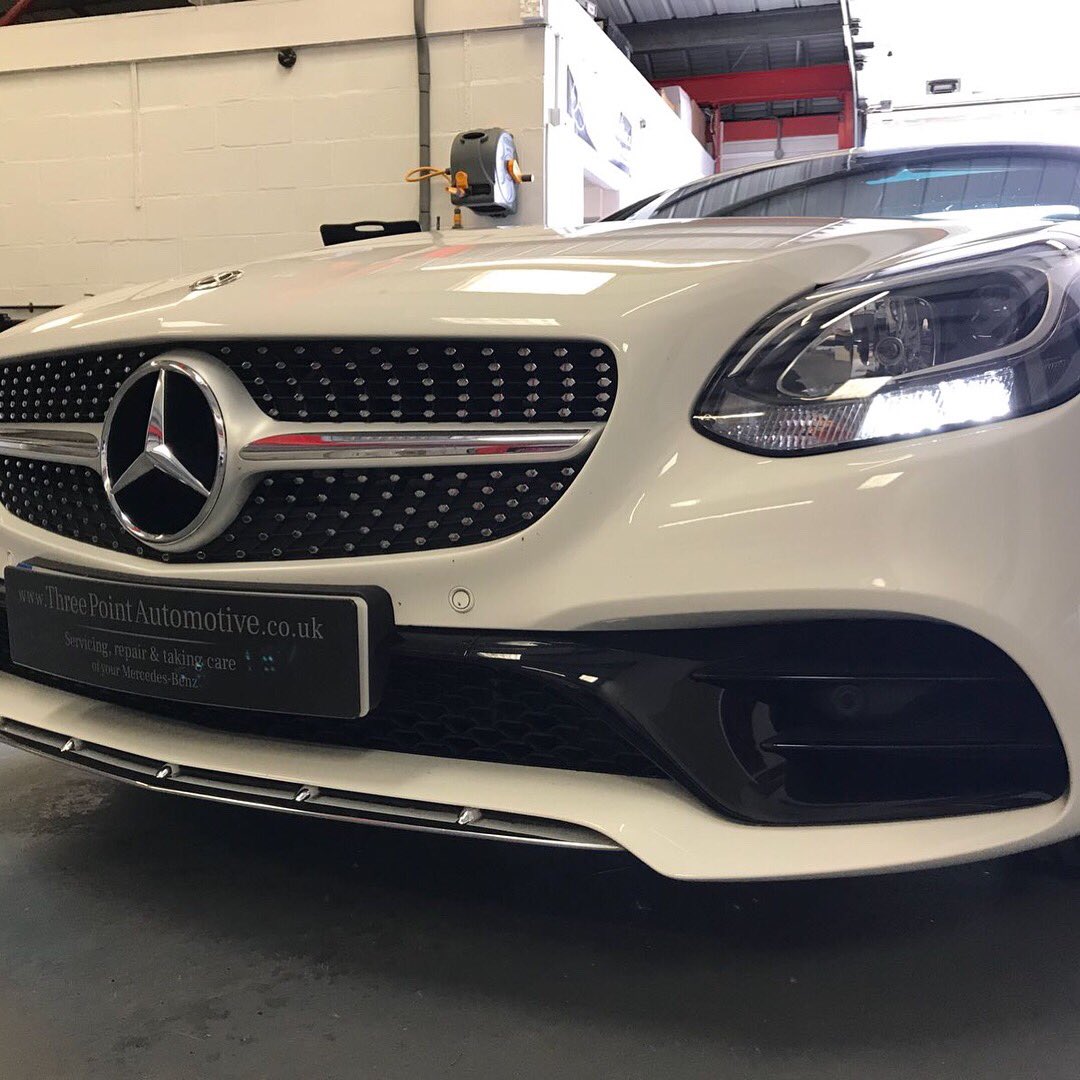 threepointautos's tweet photo. We have a 2017 SLC in for its’ first service looking amazing next to our own 1996 170 SLK (blue) and a customer 1997 170 SLK (silver). 
Which would you rather have? The original or the new kid on the block? 
We love working on both! Sun and a convertible make for a great day ☀️ https://t.co/KQOMq86HWL