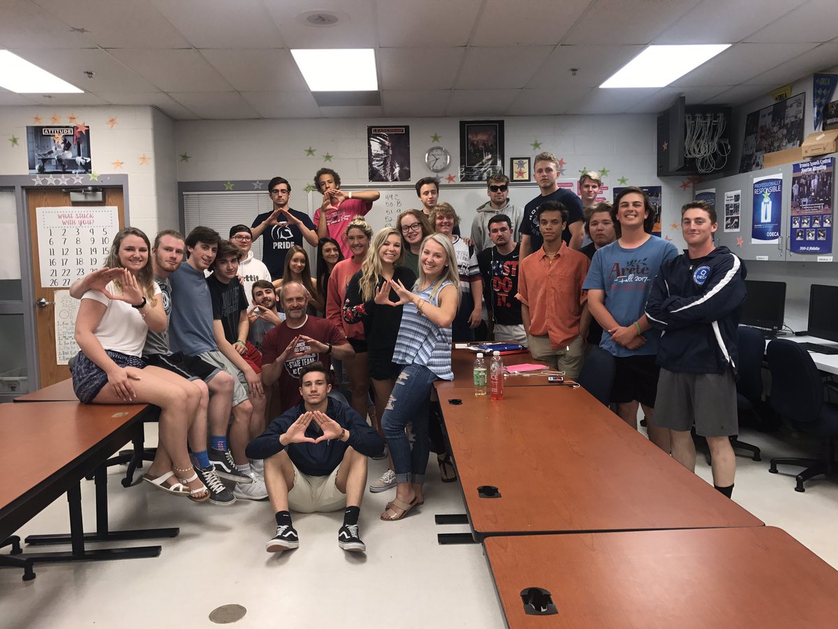 It's a sad day as the doors of the Dojo are closing for the 17-18 year, wishing our seniors the best of luck in their future endeavors! Once in DECA always In DECA 🔷👋🏼