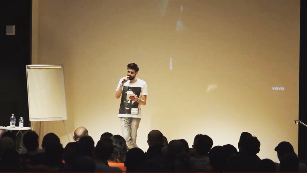 YoHViral's tweet photo. Soirée exceptionnelle à Paris : Conférence Poker : Passer Pro 
📲 Pour réserver ses billets dès maintenant : https://t.co/mHh9rZ6ivE https://t.co/C4mdIrzMxz