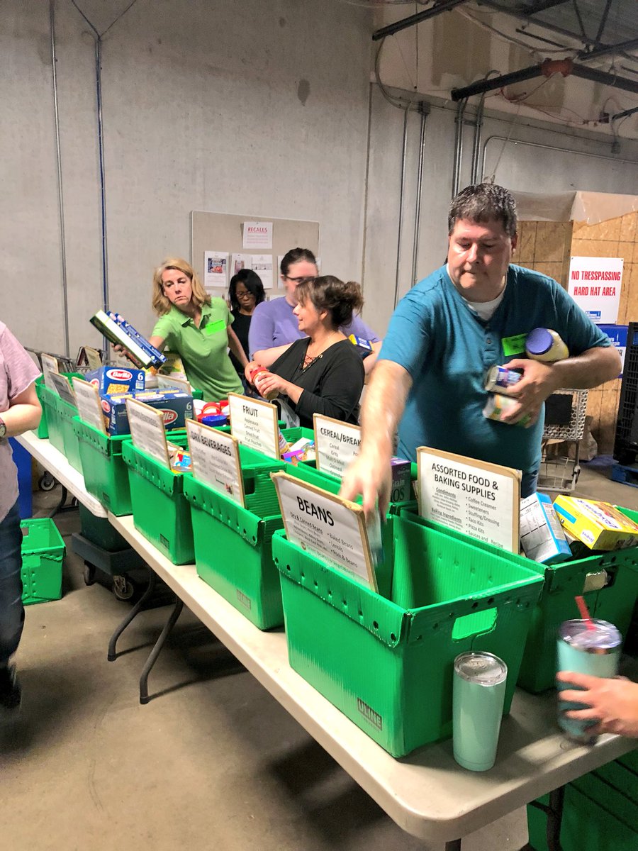 frnklnmadison's tweet photo. We packed 20,274 lbs of food today for the Food to Families program at Second Harvest Food Bank. Many thanks to this great organization and all they do for our community. #volunteerday #giveback #secondharvestfoodbank #affinioninsurancesolutions #affiniongroup https://t.co/FWX7xW2kMV