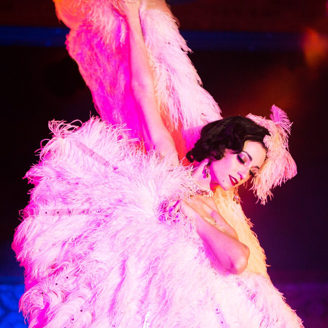 mikewhite's tweet photo. Michelle L’amour performing her Clair de Lune fan dance @MichelleLamour https://t.co/q8AbxqAc77