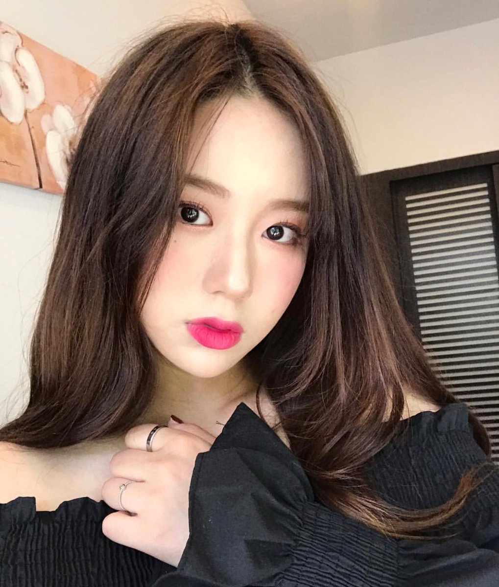 jiaearchive's tweet photo. Me: dead https://t.co/5TJv4IdRJx