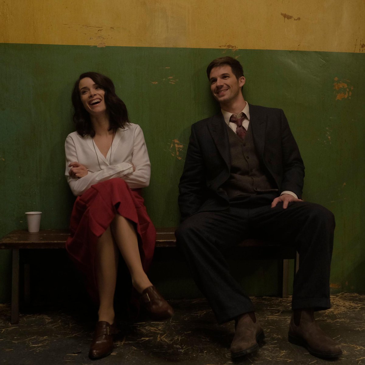 TimelessSPTV's tweet photo. Freshman year vs. Senior year: #Lyatt edition. #Timeless https://t.co/6lvkL4yC8f