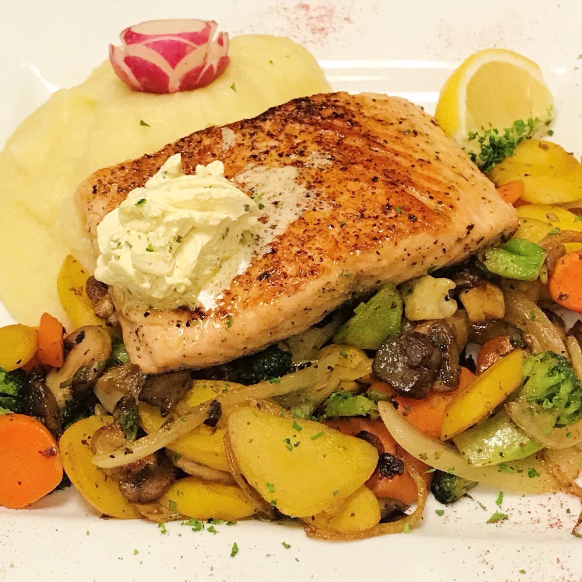 Hofbrauhaus Las Vegas On Twitter You Can T Go Wrong With Salmon