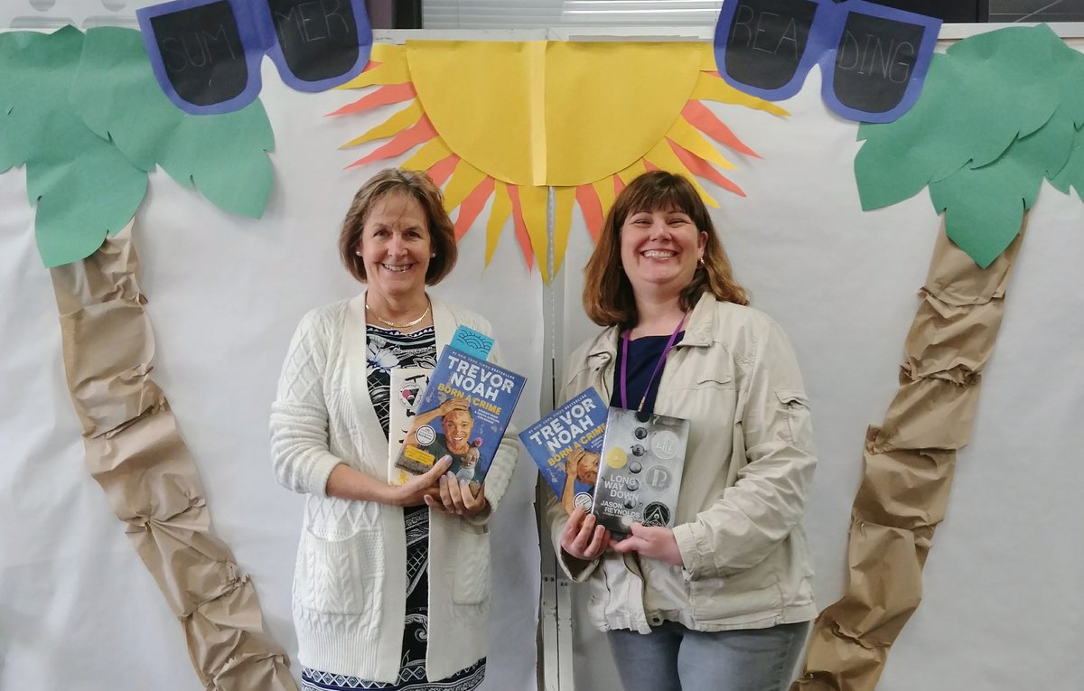MrsWnek's tweet photo. The @RMHSMUSTANGS Summer Reading Kick-Off Celebration and Staff Book Giveaway is underway!! #RMHSReads https://t.co/RE7lJBk2Sh