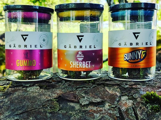 Buds_SOS's tweet photo. All Gabriel flower is 15% off today for #topshelftuesday! ☀️
.
.
.
@gabriel_cannabis
#cultivatingconnoisseurs #munchiemonday #pnw #bellingham #ferndale #seattle #washington #indica #sativa #hybrid #cannabis #weshouldsmoke #weedstagram420 #marijuana #… https://t.co/gimP4DocnF https://t.co/4OyjDfA8oK