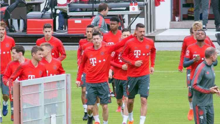 Patrick Sandro Wagner Crying During Today S Fcbayern Training Session After A Cheer Up Speech From Jupp Heynckes Following Wagner S Exclusion From The Dfb Team I Don T Understand It If It