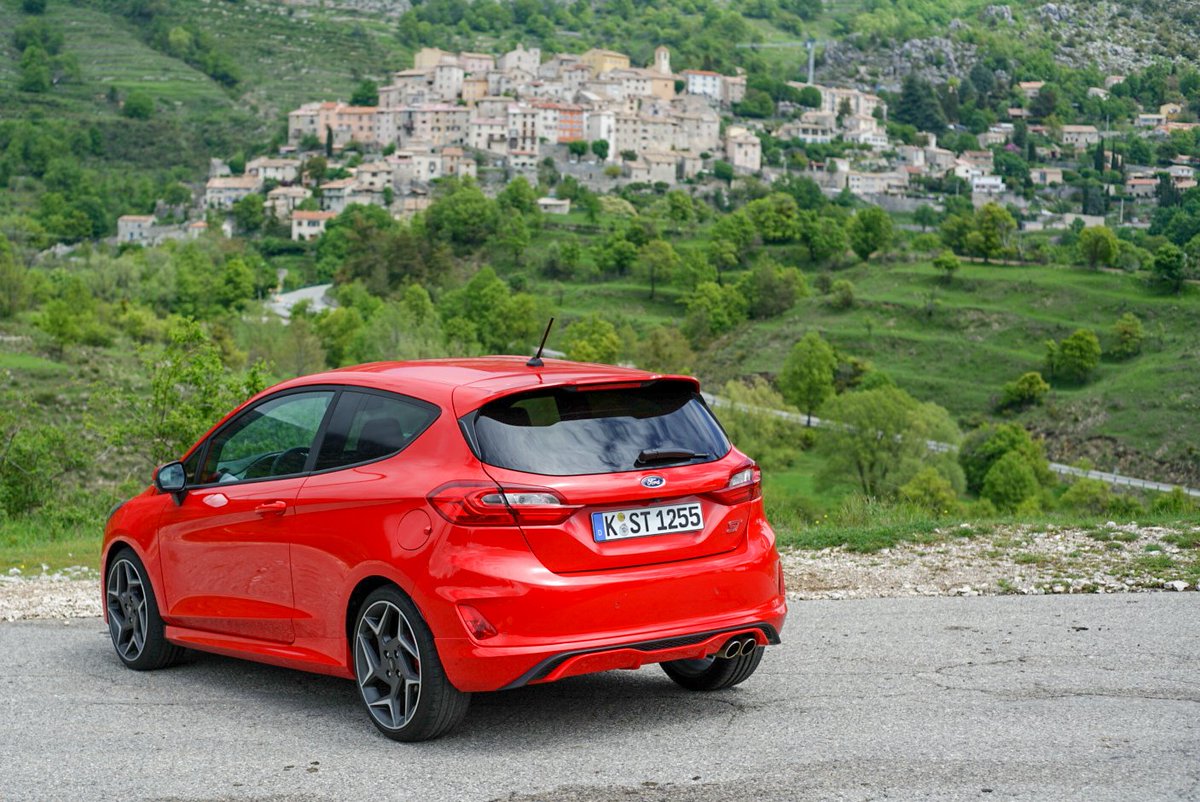 LicensetoQuill's tweet photo. The new Ford Fiesta ST: Very little to complain about, bags of character, looks great in red. Mission accomplished. #Ford https://t.co/3iBZ1Vf77g