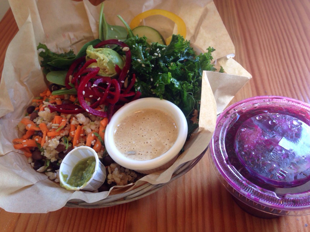 pure9925's tweet photo. Buddha Bowl Baskets &amp; Vegan Chilled Borscht with chopped parsley &amp; savory dill cream #organic #feelgoodfood #energy https://t.co/CzzyfFFsK5