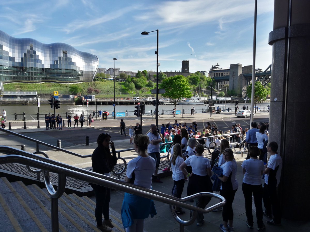 Clarelou's tweet photo. Another glorious day, another great walk!
@Access2JusticeF @NorthEastLST
#LegalWalk
#accesstojustice
#WeDoProBono
#Newcastle
#NELST https://t.co/liVPayZJmM