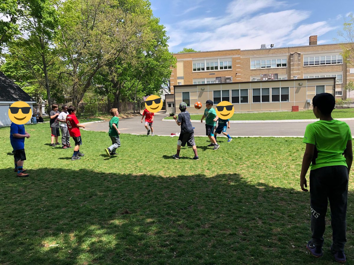 MsLombardiGr3's tweet photo. Itβs a hot one out there today, but soccer was a hit again during #structuredrecess at @WinthropMPS!βοΈβ½οΈ #MelrosePS https://t.co/1wB9Pcn7jE